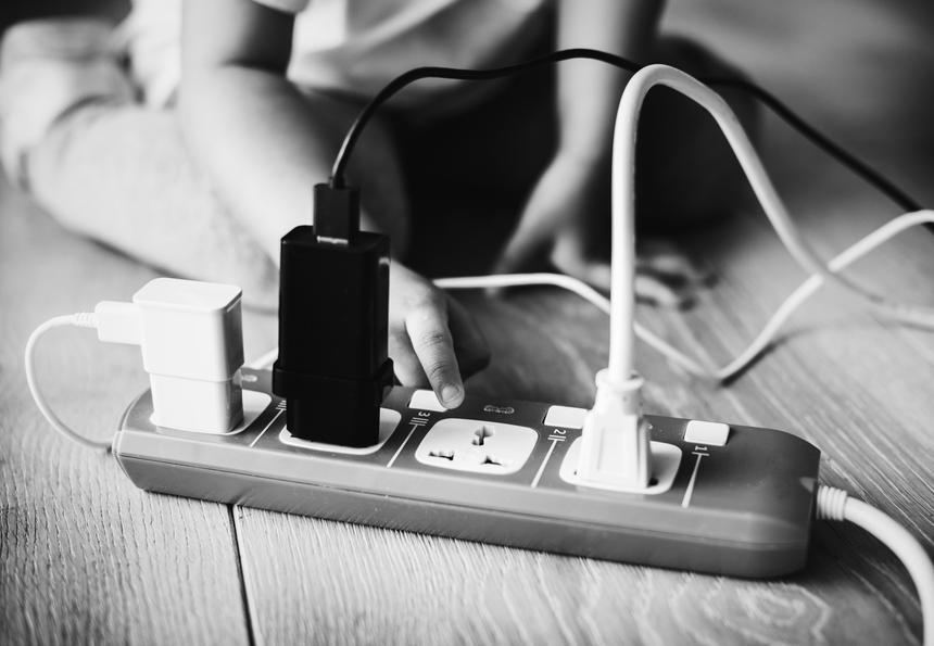 Игры с переходником довели двухлетнего мальчика до клинической смерти