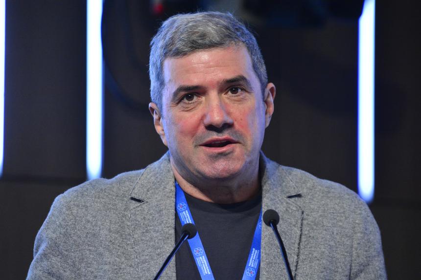 Шахназаров назвал оскорбившего Талызину и Васильеву Ширвиндта бездарностью