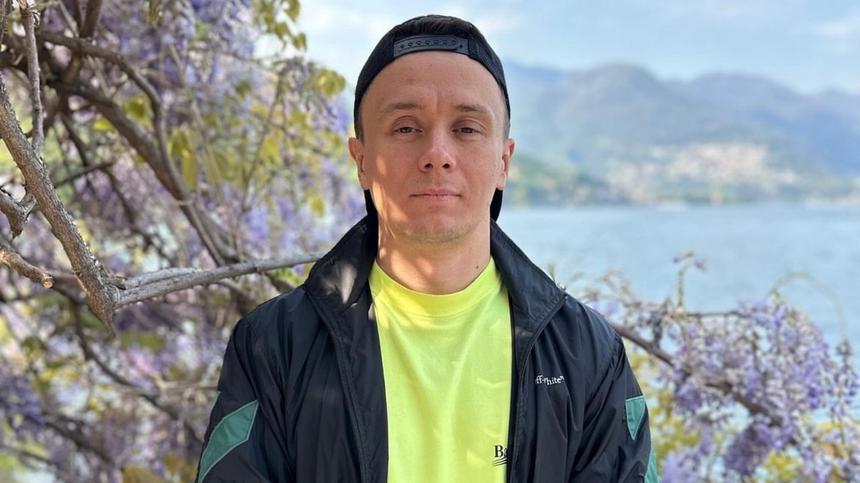 «Просто кошмар»: известный российский комик слег с отравлением после похода в кафе