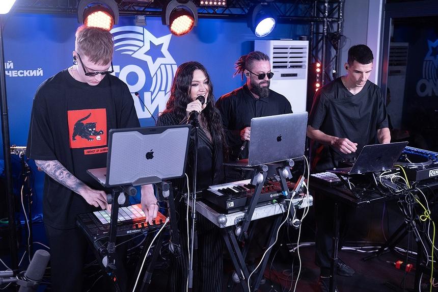 Певец Гарик Burito рассказал о творчестве, совместной работе с женой и профессии спасателя