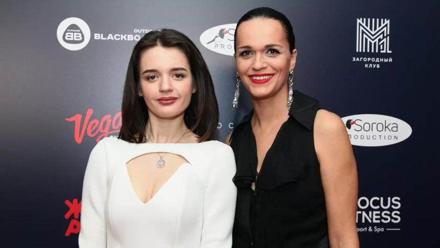 «Мама меня поддержала»: дочь певицы Славы раскрыла причину завершения музыкальной карьеры