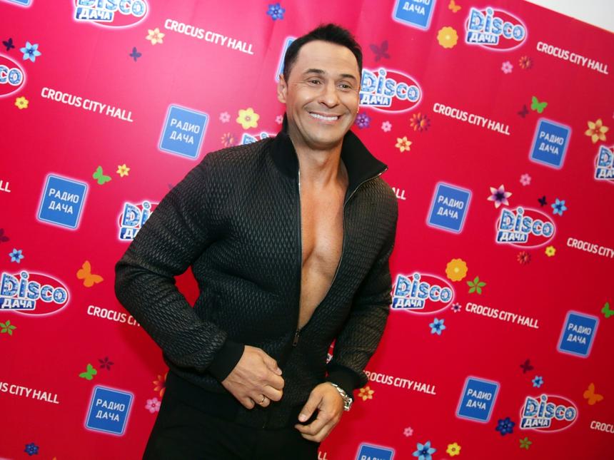 «Стоит ему улыбнуться»: как Стас Костюшкин испортил свою внешность