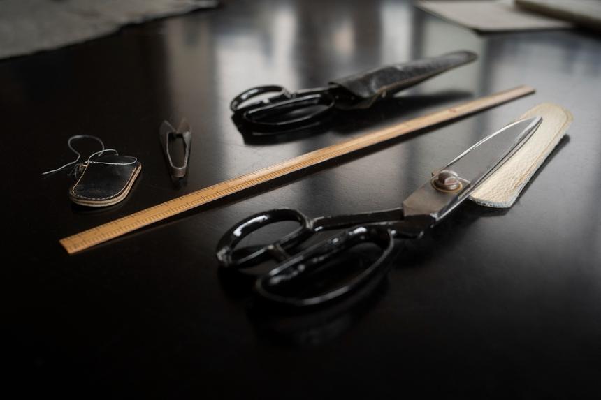 В Курганской области мужчина издевался над сожительницей, используя ножницы