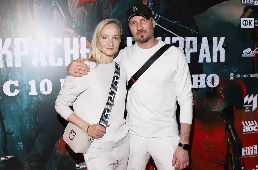 «Это очень опасно»: Романа Костомарова предостерегли после его желания сесть за руль