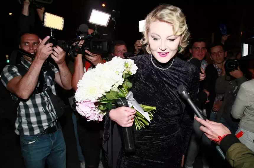 Астролог Тамара Глоба назвала причину, из-за которой Рената Литвинова не вернется в Россию