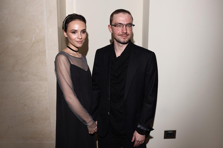 Подруги Милославской поддержали ее после внезапной свадьбы Александра Петрова