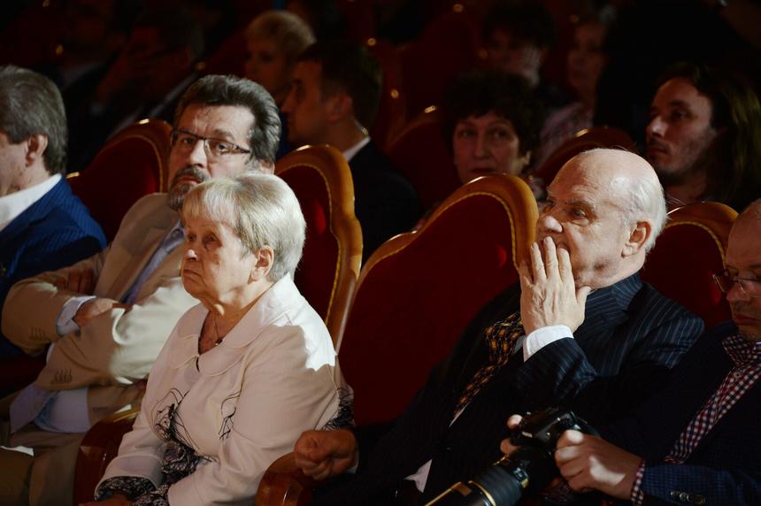 Пахмутова озвучила главное желание, связанное с похоронами Добронравова