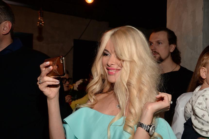 «Без макияжа и фотошопа»: Кравец прошлась по внешности Виктории Бони