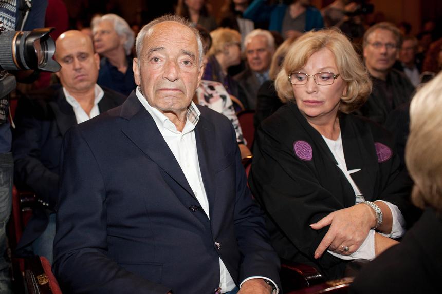 Получила по шее от первого мужа: как искала семейное счастье одна из самых эффектных актрис России