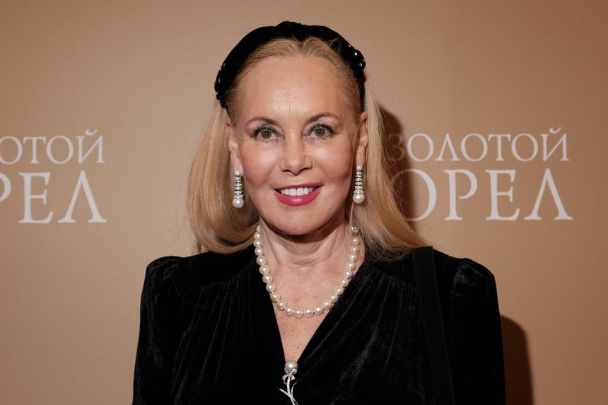 72-летняя Нелли Кобзон тоскует по мужу, который является ей во снах