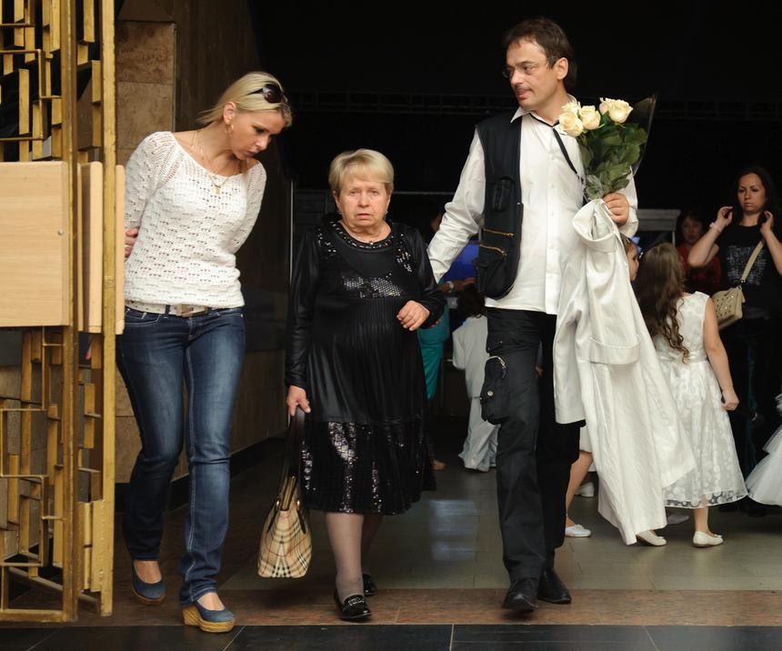 «Была надежда»: Александре Пахмутовой не стало легче на девятый день после смерти мужа