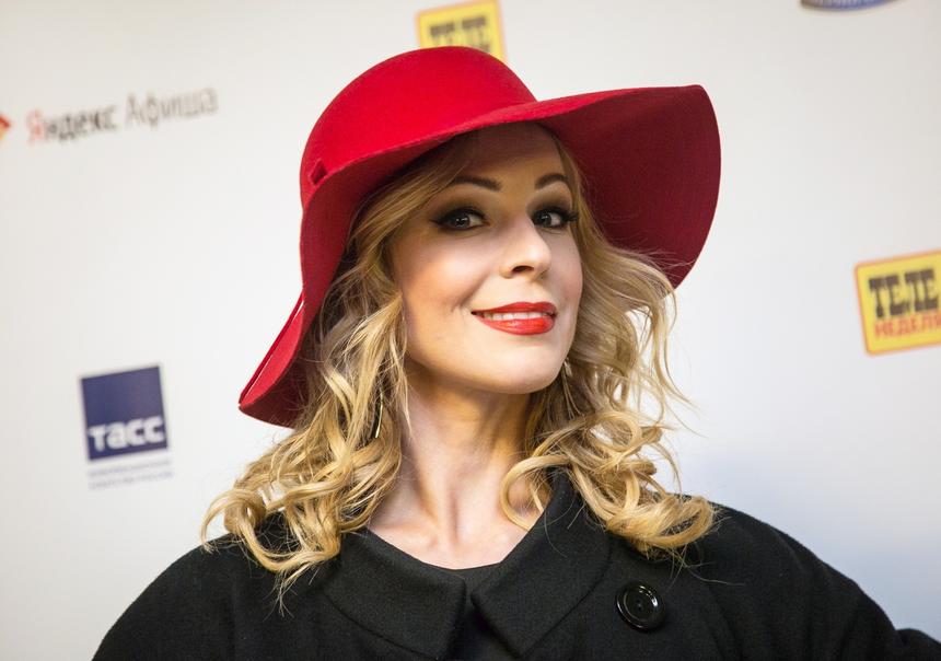 «Хотел запереть и не выпускать»: Ирина Медведева рассказала о разногласиях с мужем-французом