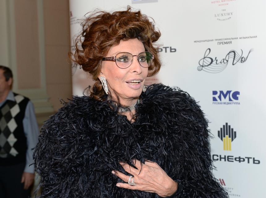 «Нужно за нее молиться»: раскрыто состояние 89-летней Софи Лорен после операции