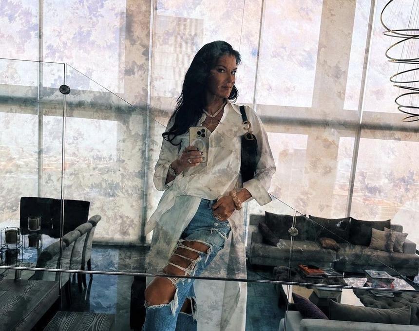 Психолог Степанова объяснила, почему комику Комиссаренко не нужно разводиться с женой