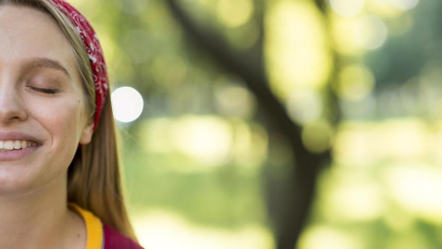 Не получила денег на салон красоты: школьница ушла из дома после истерики