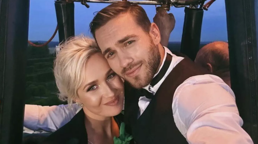 Оставил тысячи фанаток в Крыму: что известно о новом возлюбленном Клавы Коки