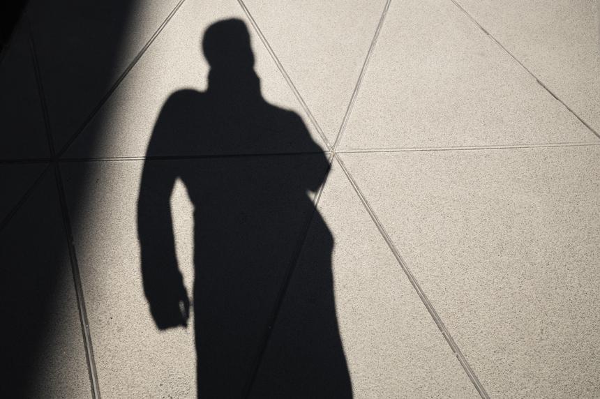 Режущий инструмент и останки женщины нашли в ванной комнате московской квартиры