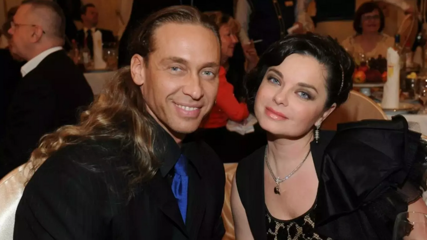 «Все в порядке с ней! Было»: Тарзан заступился за актрису Захарову, которая пришла пьяной на похороны