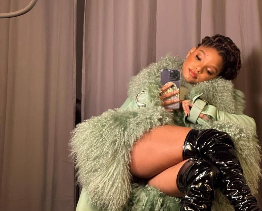 23-летняя звезда «Русалочки» Холли Бейли беременна