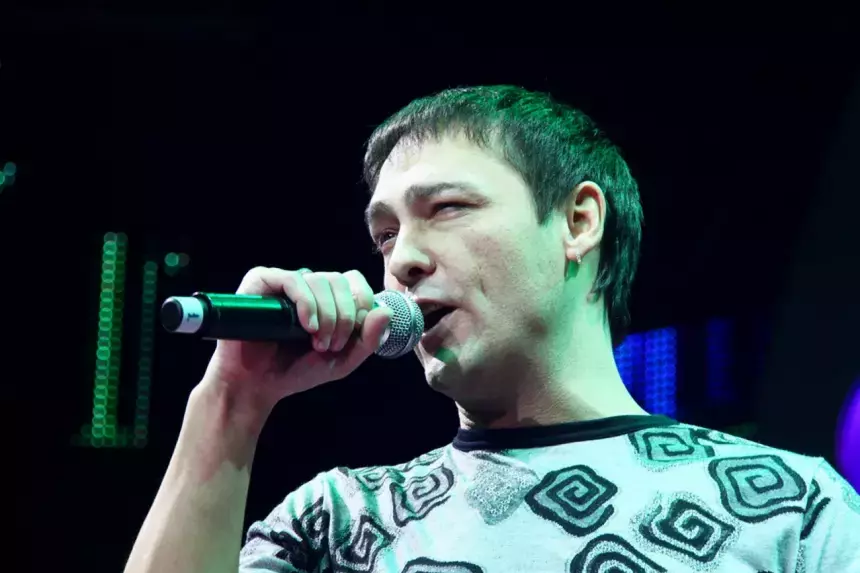 Вдова и дети Юрия Шатунова улыбались и танцевали на концерте памяти певца