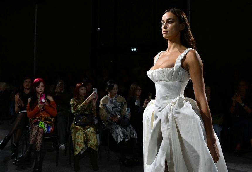 Топ-модель Ирина Шейк недовольна новой возлюбленной Брэдли Купера