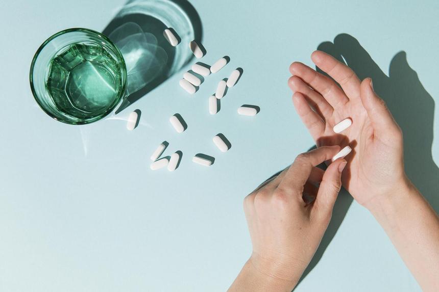 В Москве 17-летний подросток попал в больницу с отравлением спортивными БАДами