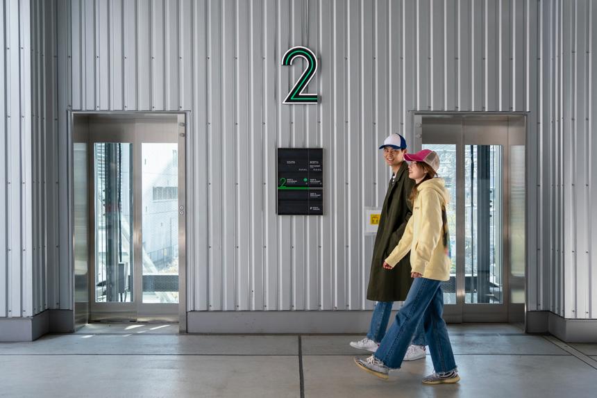 В Нижнем Тагиле провели три операции девушке, зажатой в лифте между этажами