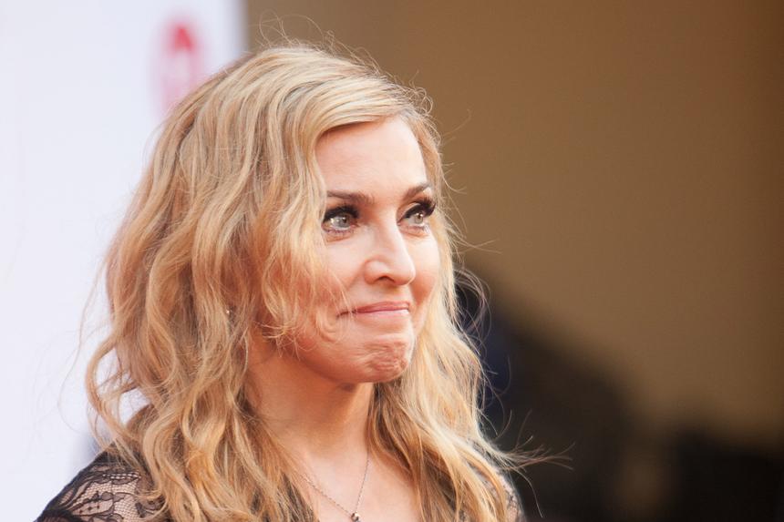 Рэпер 50 Cent высмеял фигуру Мадонны после пластики и сравнил певицу с муравьем