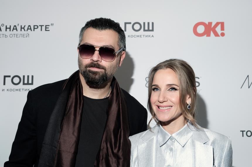 40-летняя певица Юлия Ковальчук впервые вышла в свет с мужем после родов