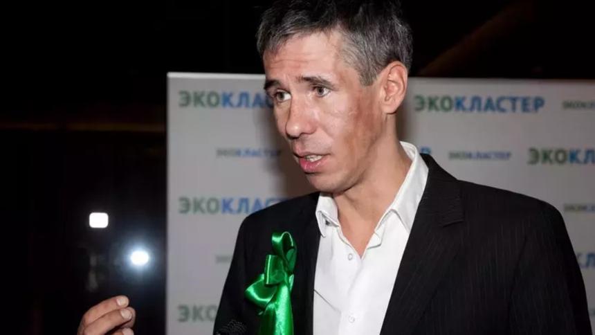 Актер Алексей Панин* показал фото с паспортом США и назвал себя агентом Госдепа