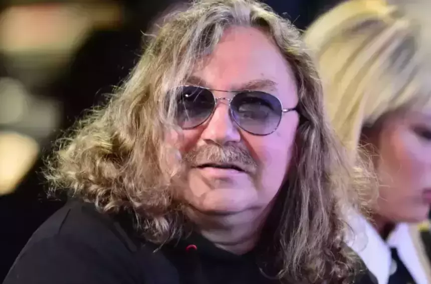 Жена придерживала за руку: вернувшийся на сцену Игорь Николаев потряс своим видом