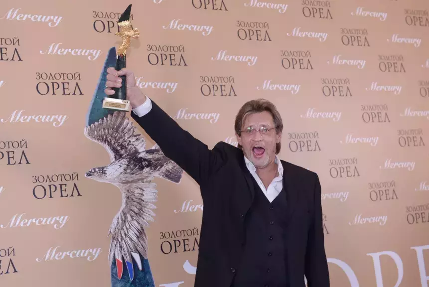 Актер Александр Домогаров обратился к умершей бывшей жене на своем юбилее