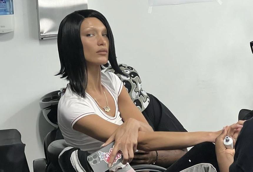 Модный Дом Christian Dior столкнулся с волной хейта после замены Беллы Хадид на израильскую модель