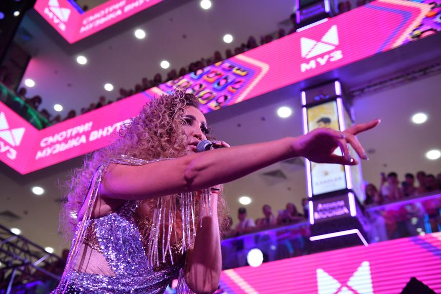 Ольга Бузова рассказала о реакции на критику в свой адрес: «Я не девочка для битья»