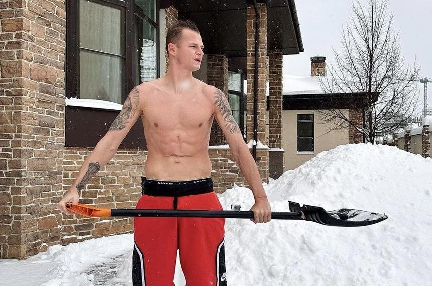 Дмитрий Тарасов ответил Бузовой, которая обвинила его в абьюзе из-за готовки борща