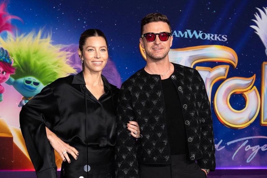 Развод отменяется: улыбающиеся Тимберлейк и его жена вышли в свет после откровений Бритни Спирс