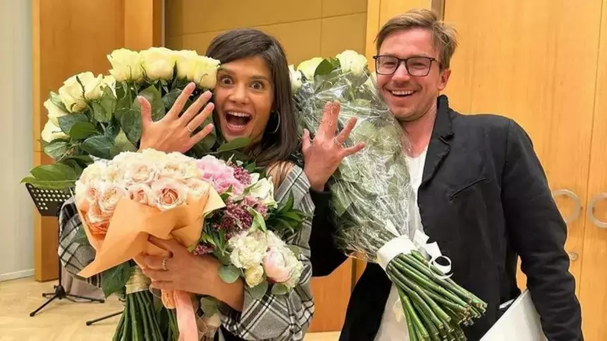 Актера Александра Петрова и его жену атаковали вопросами про Асмус и бумеранг