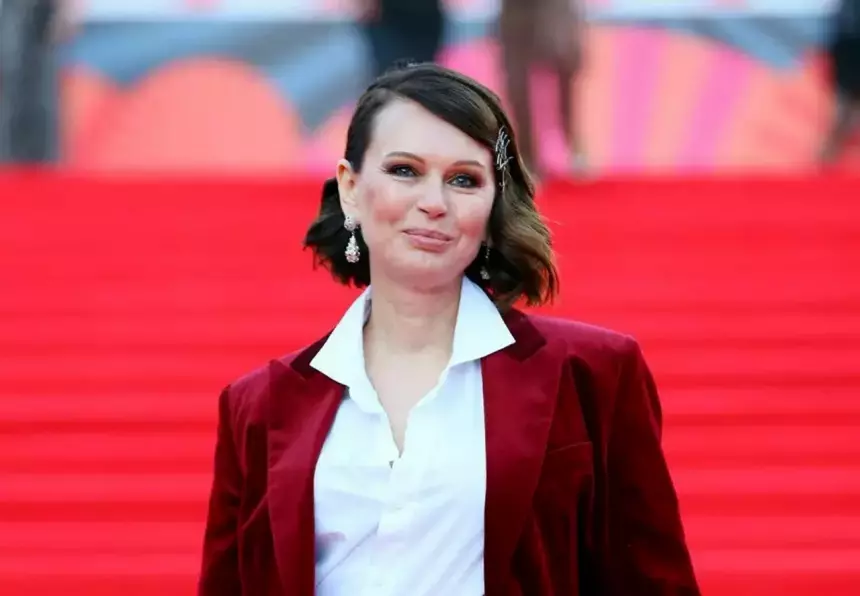 «Можно было бы подождать»: Безрукова влезла в долги ради недвижимости