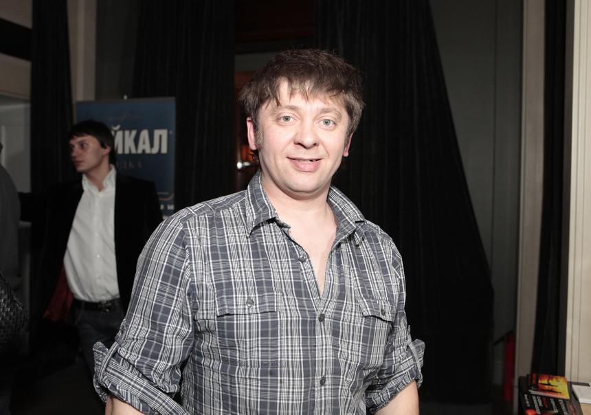 «Ресницы мне каждый день красили»: Дмитрий Брекоткин раскрыл секрет перевоплощения в женщину