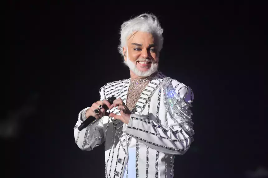 Филипп Киркоров признался, что 20 лет жалеет о скандале с «розовой кофточкой»