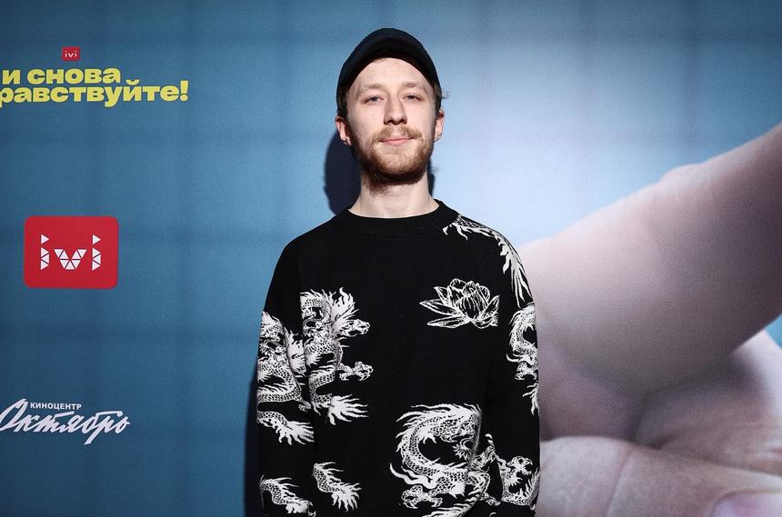 Актер сериала «Ивановы-Ивановы» Семен Трескунов сменил имя и уехал в Испанию