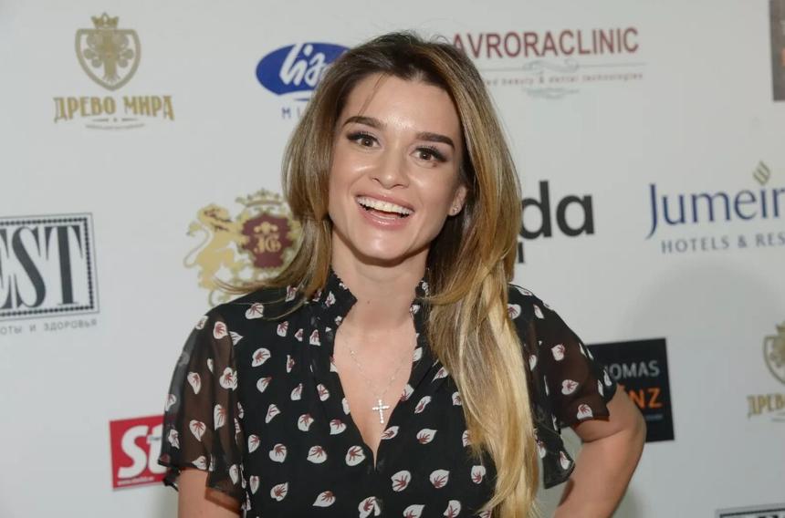 «Ужасный свет и ракурс»: Ксения Бородина сорвалась на журналистов из-за своей внешности