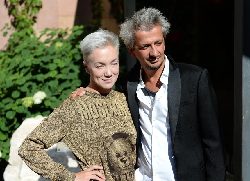 «Нет ощущения химии»: как язык тела выдает чувства Богомолова к Мороз и Собчак