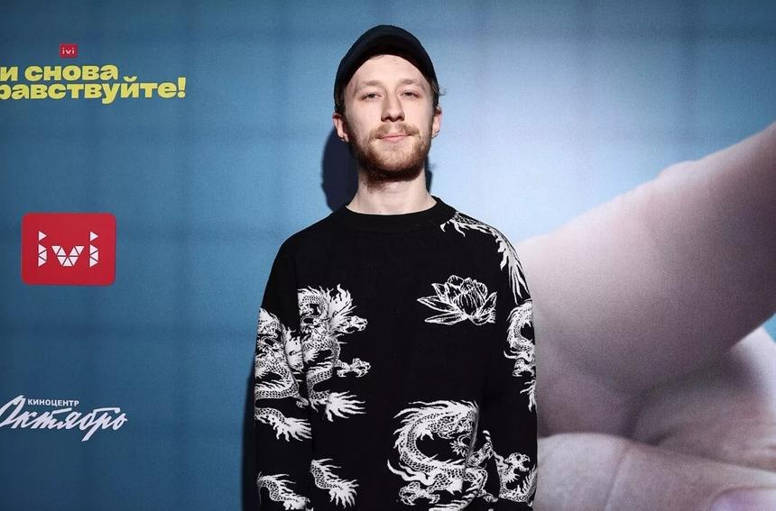 SHOT: уехавший в Испанию актер Семен Трескунов ищет работу в России