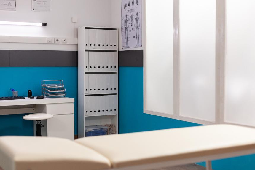 Медсестра уронила с каталки 95-летню блокадницу Ленинграда