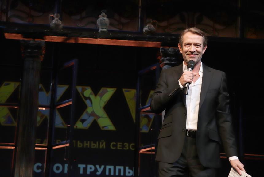 «Работает на сумасшедшей энергетике»: Безруков рассказал об опыте работы с Машковым