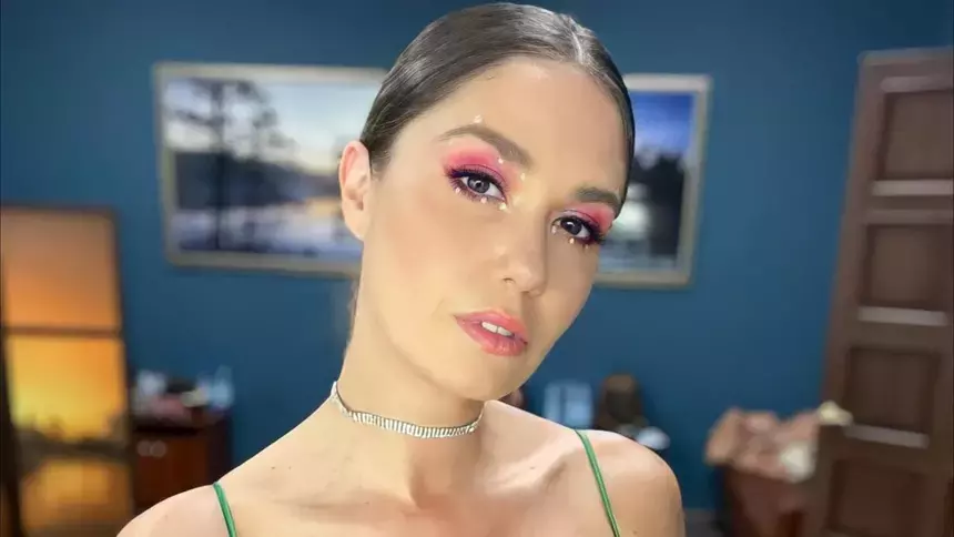 «Это я на пачке колготок»: Муцениеце вспомнила о начале карьеры