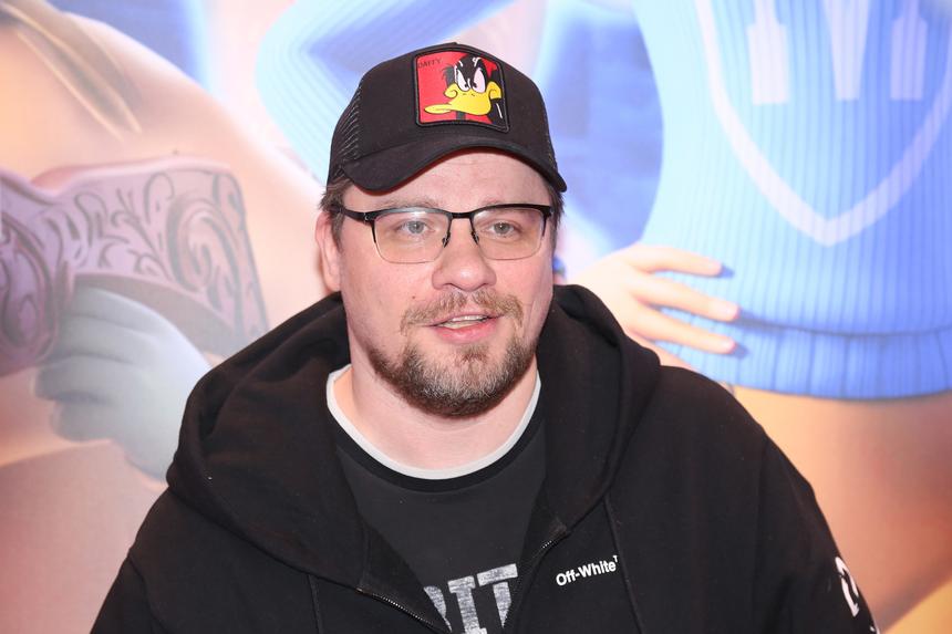 Подарил хризантемы: Харламов рассказал о первой встрече с Гузеевой в ресторане