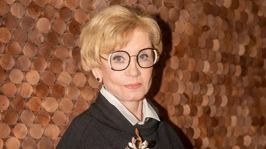 В Сети появилось новое фото Веры Алентовой, на котором она похожа на Пугачеву