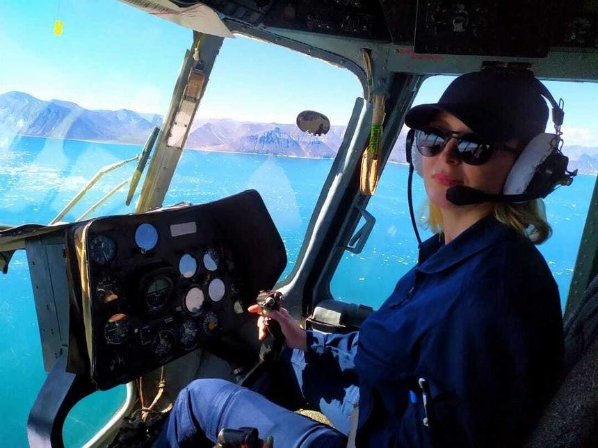 «Забыть о каблуках и платьях»: женщина-пилот рассказала, от чего отказалась ради профессии